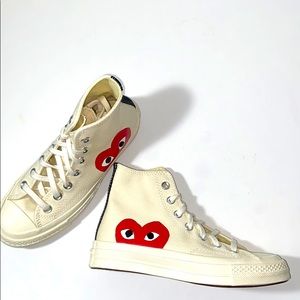 Comme Des Garçons Play ( off - white converse )